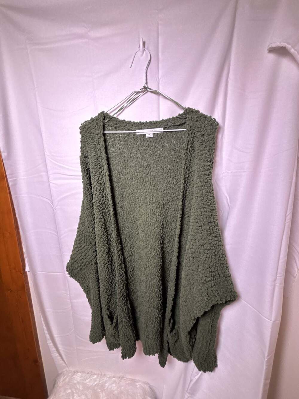 HYFVE Popcorn Cardigan Size M Green Open Front Pocket Fuzzy